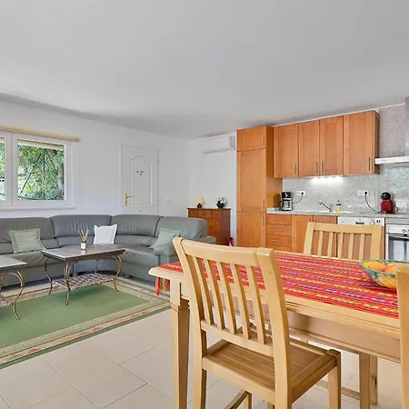 Las Tres With Shared Pool Holiday home *