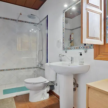 Las Tres With Shared Pool