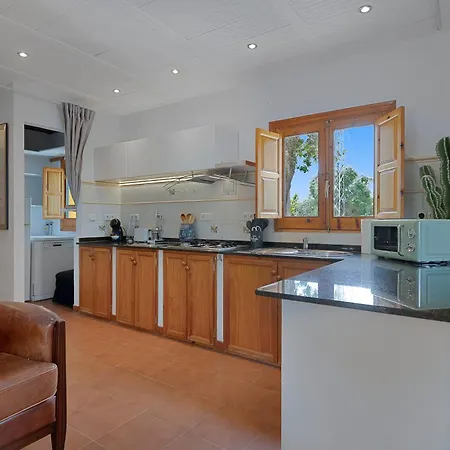 Holiday home Las Tres With Shared Pool Coin