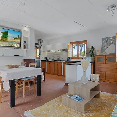Holiday home Las Tres With Shared Pool Coin