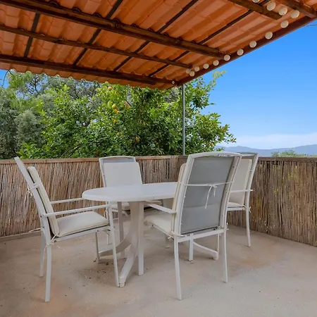 Las Tres With Shared Pool *